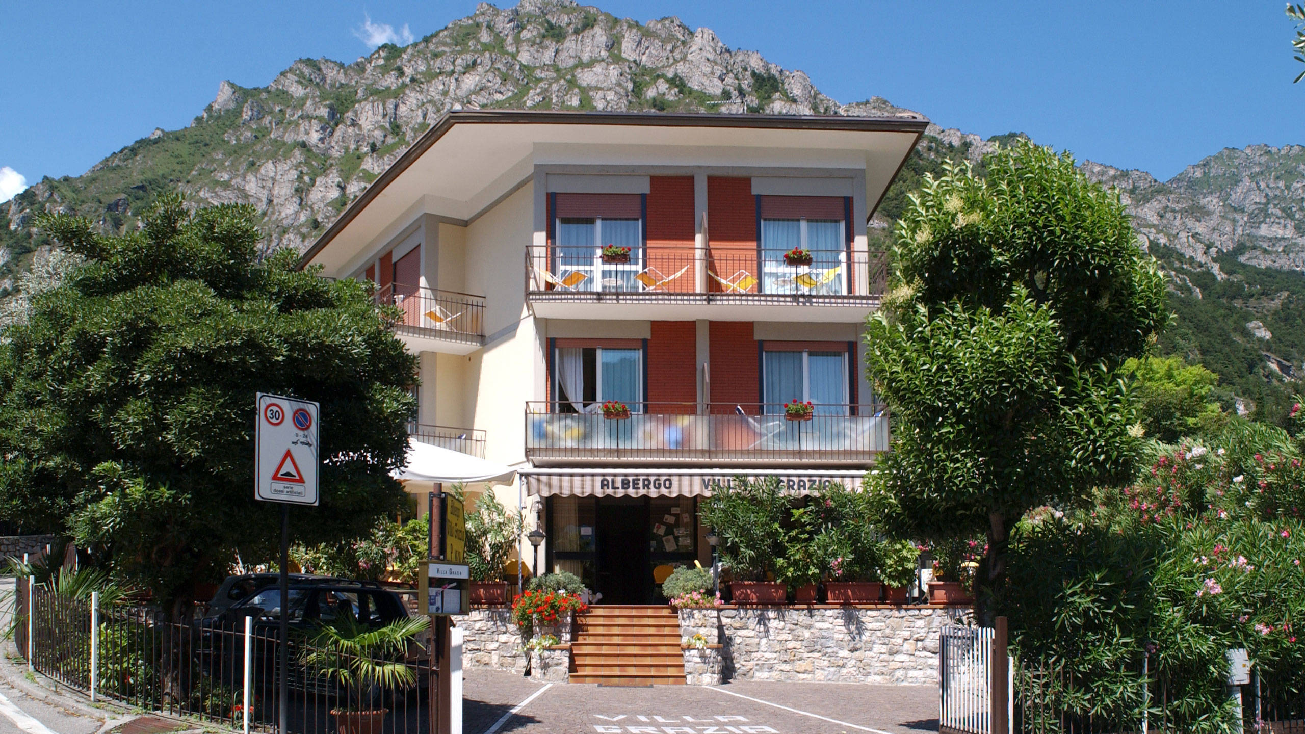 Hotel Villa Grazia - 2-Sterne-Economy-Hotel in Limone sul Garda - Urlaub am Gardasee - Brescia - Italien